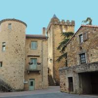 Tour et centre village